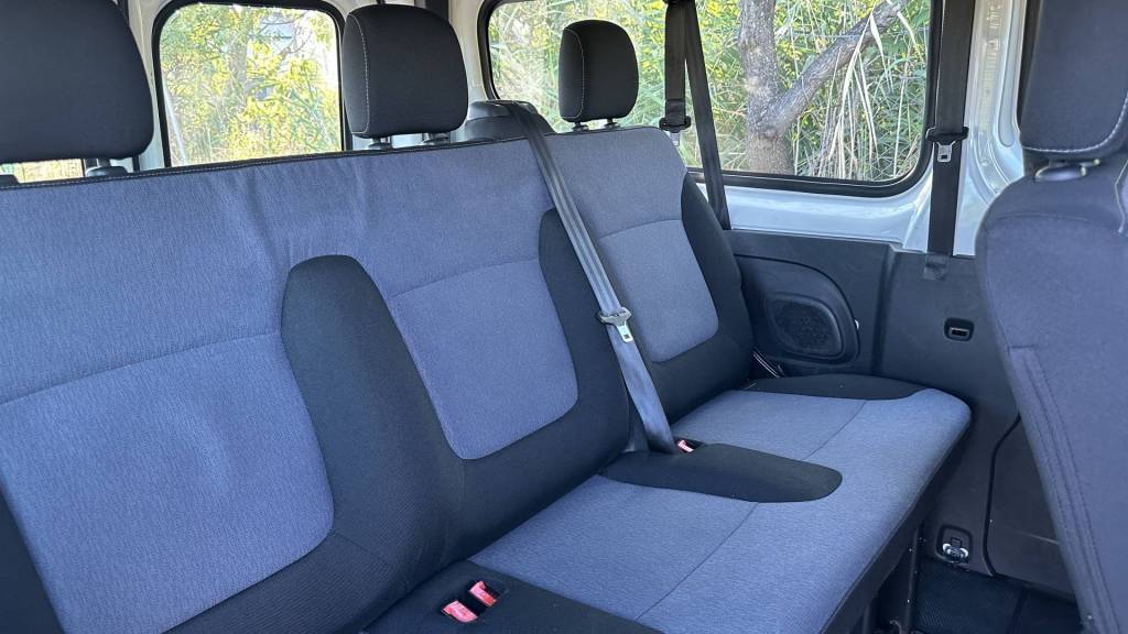 Opel Vivaro 9 Seats Diesel
