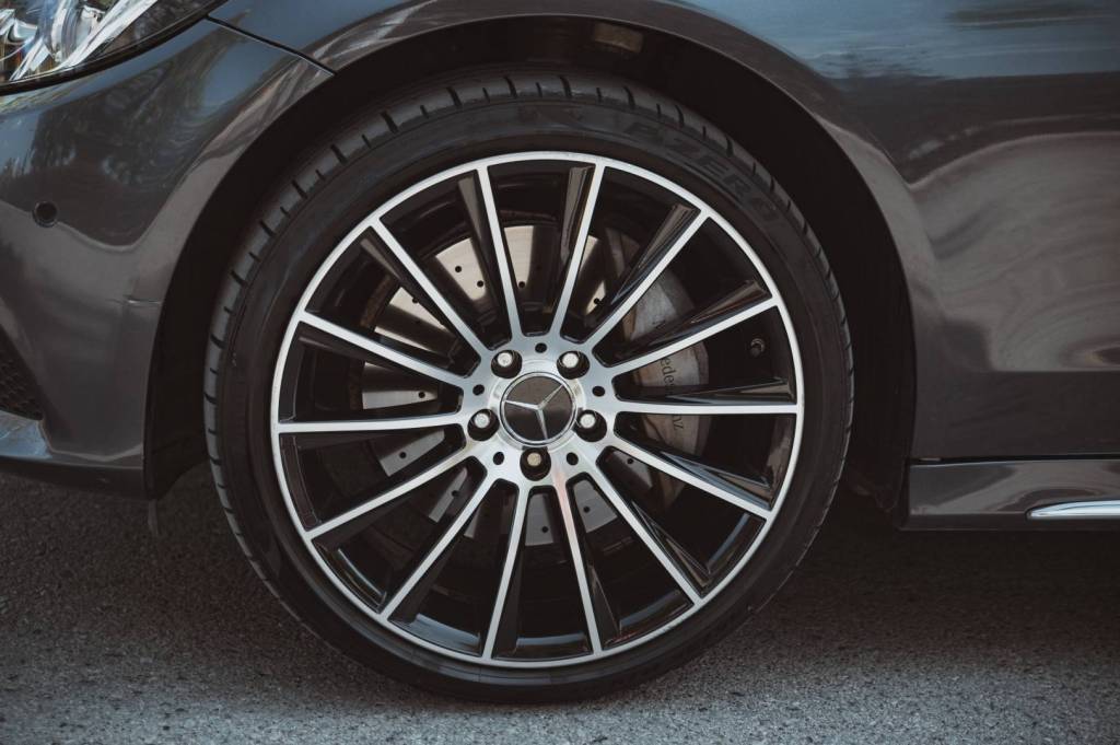 Mercedes Benz AMG C350e Hybrid