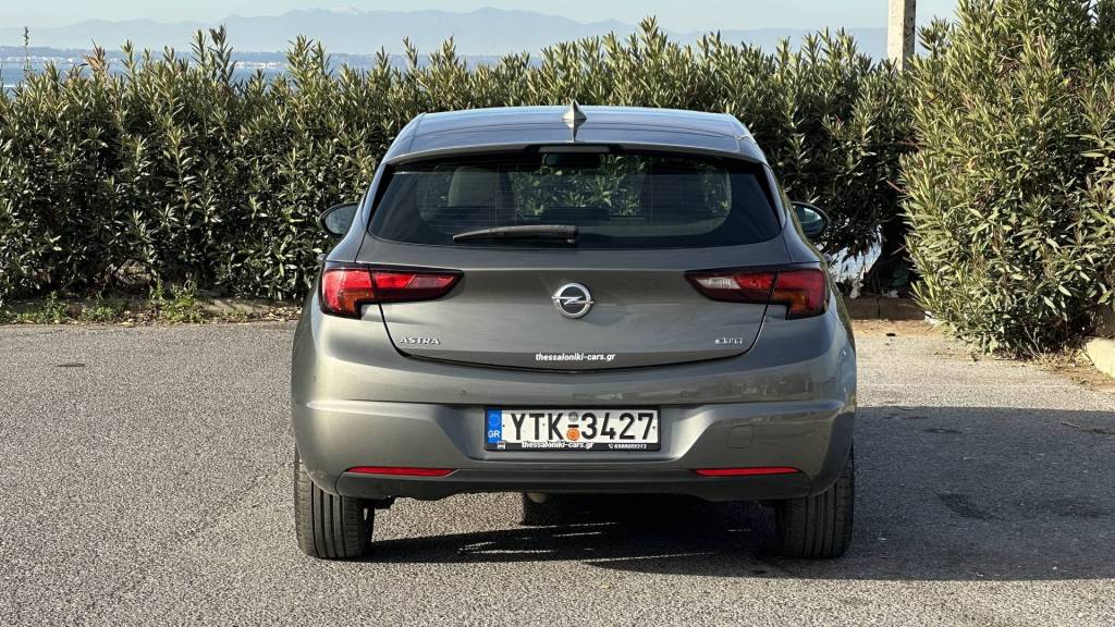 Opel Astra Sedan Automatic
